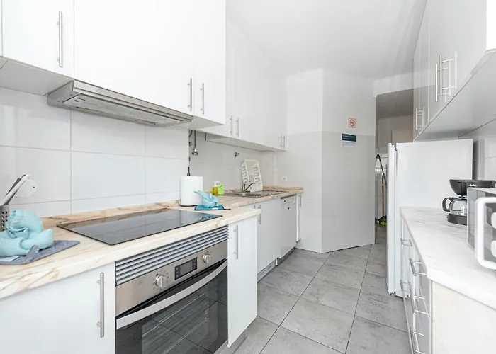 Houze Spacious Near Marques De Pombal Apartment *